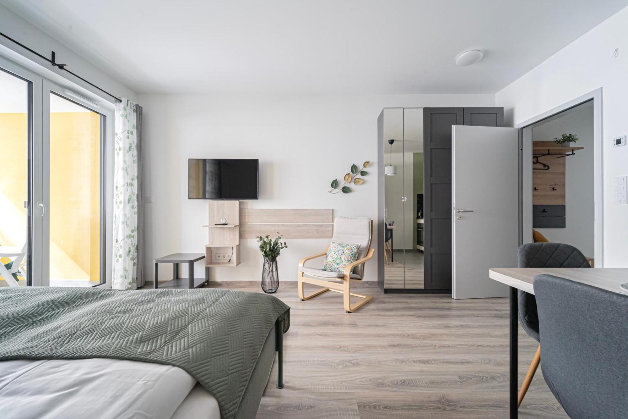 Westside Garden Apartments By Urbanrent บูดาเปสต์ ภายนอก รูปภาพ